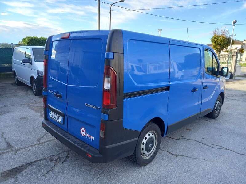 Begagnad Renault Trafic 125 HK (91 kW) 2018 Blå Minibuss