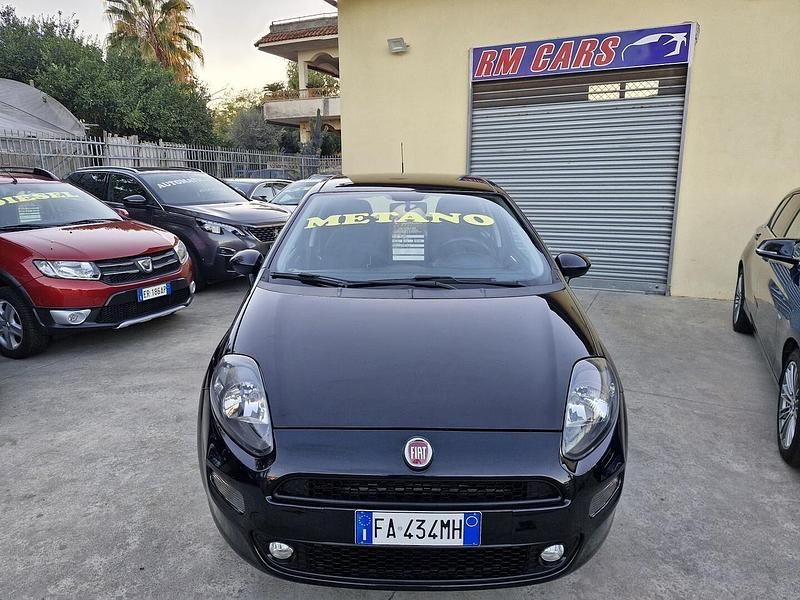 Usata Fiat Punto Lounge 78 CV (57 kW) 2015 Nero Berlina