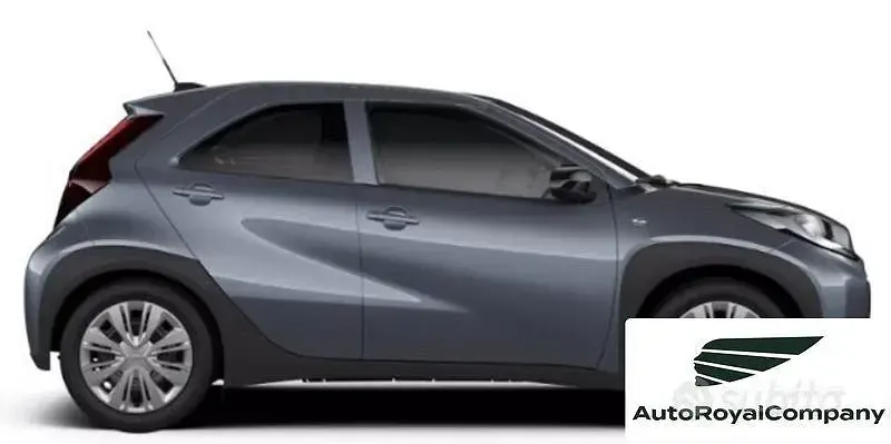 Nuova Toyota Aygo X Active 72 CV (52 kW) 2025 Grigio SUV