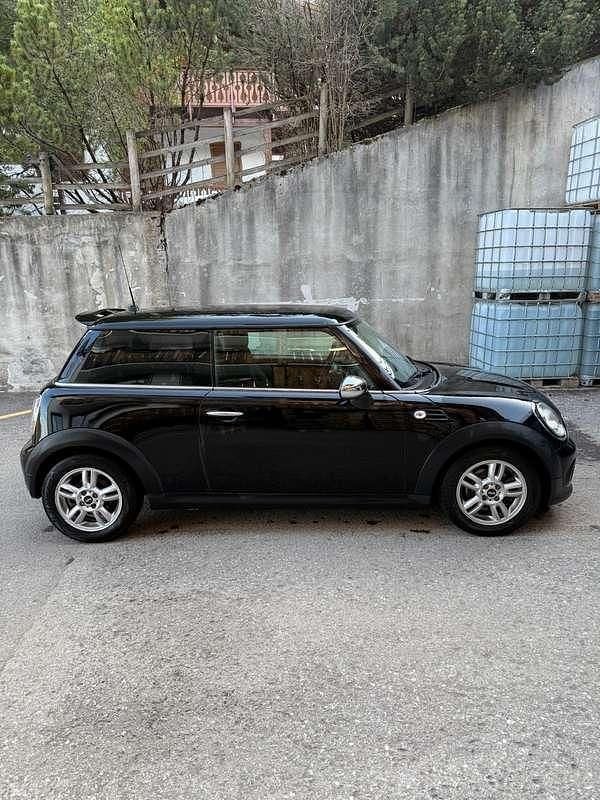 Usata Mini ONE 75 CV (55 kW) 2011 Nero Utilitaria