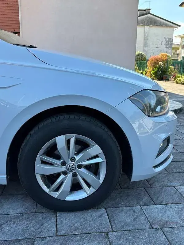 Usata VW Polo Comfortline 95 CV (69 kW) 2020 Argento Utilitaria