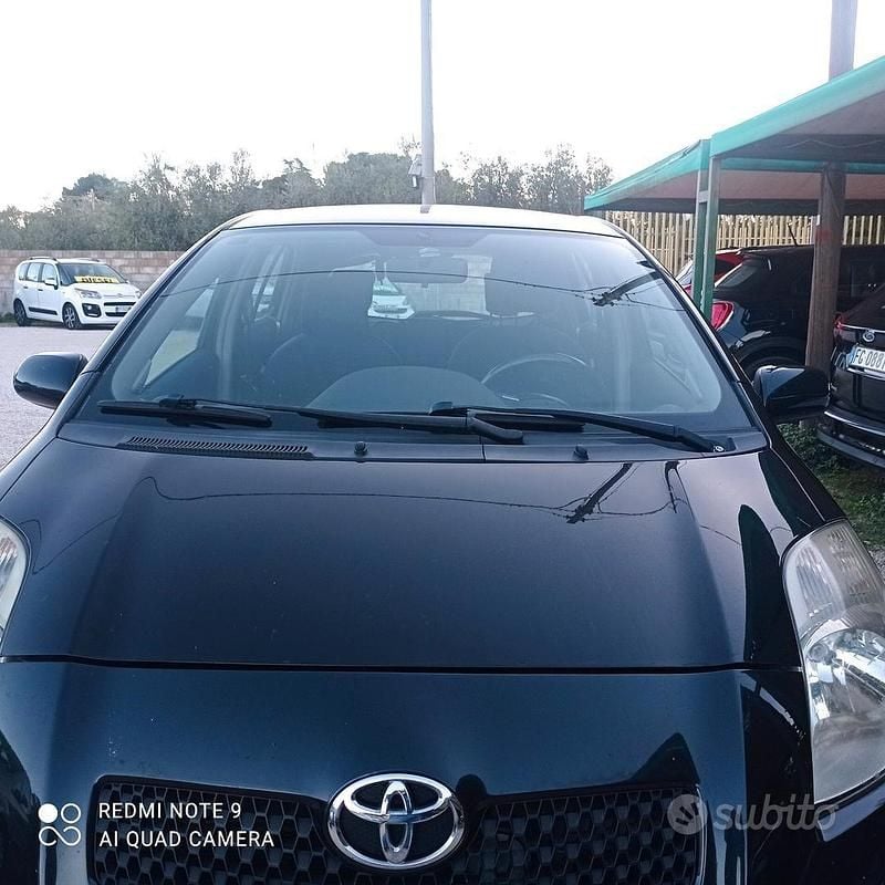 Usata Toyota Yaris Sol 90 CV (66 kW) 2009 Nero Berlina