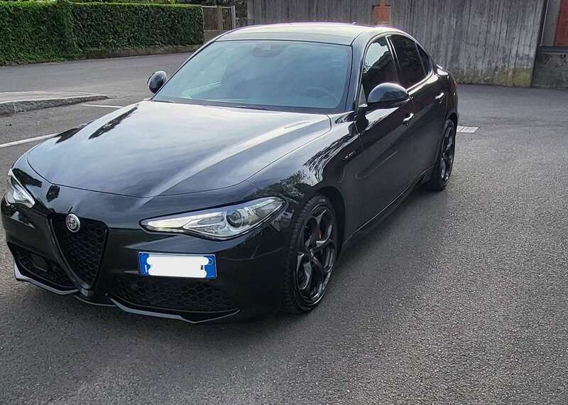 Usato 2021 Alfa Romeo Giulia 2.0 Benzin 280 CV (37.000 €)