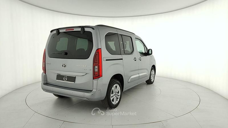 Usata Toyota Proace Verso City 100 kW (136 CV) 2024 Gray Station wagon