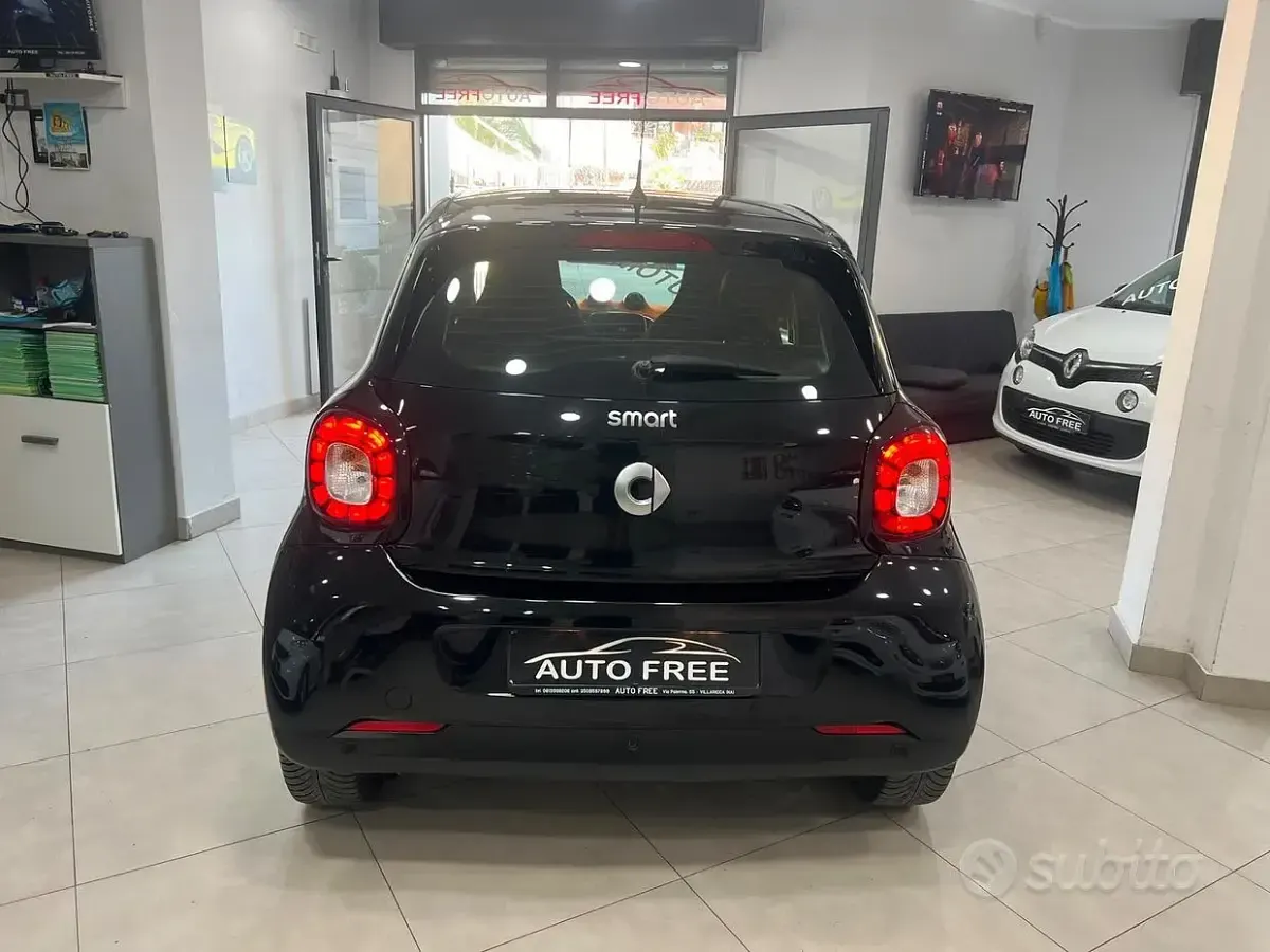 Usata Smart ForFour Passion 71 CV (52 kW) 2019 Nero Utilitaria