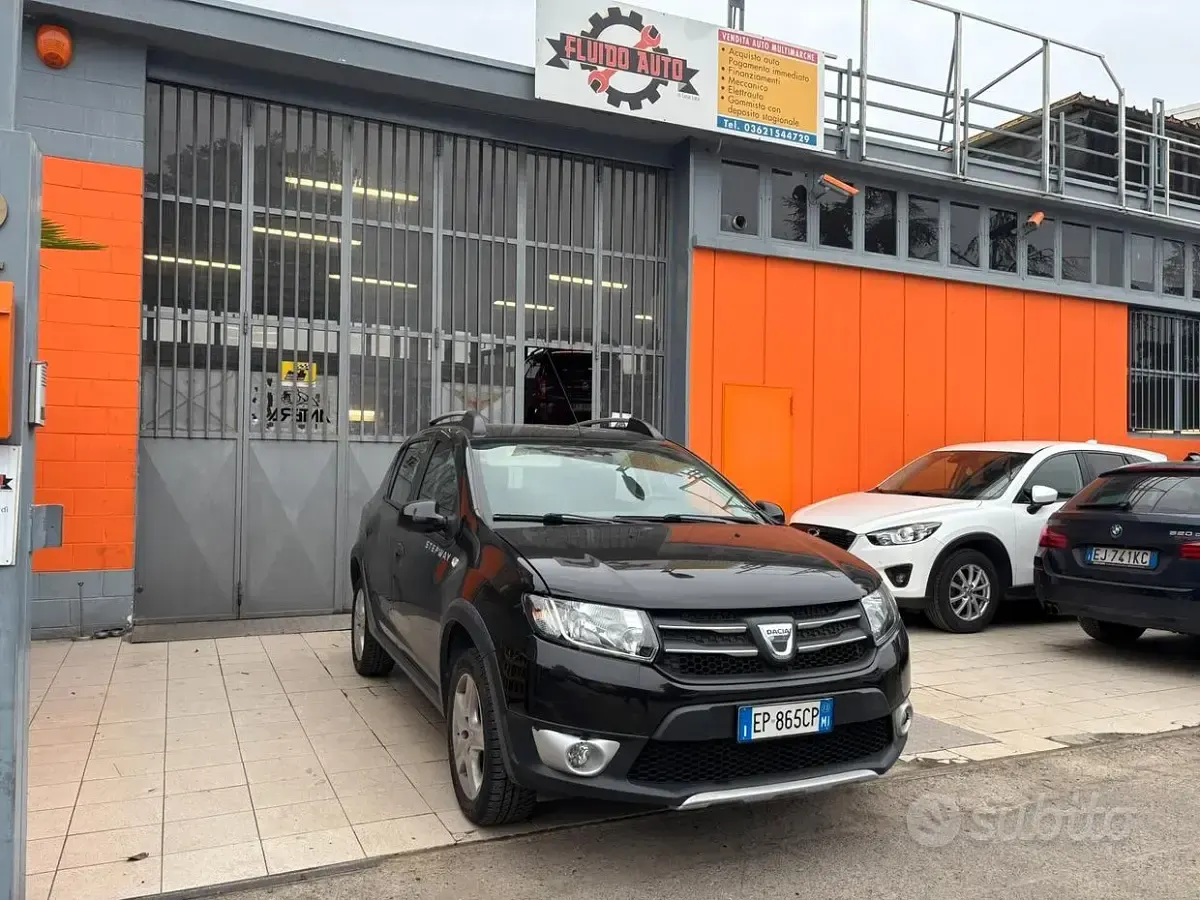 Usata Dacia Sandero Prestige 90 CV (66 kW) 2013 Berlina