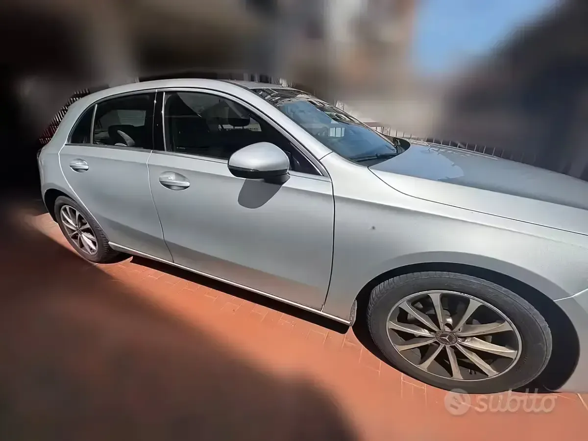 Usata Mercedes A180 136 CV (100 kW) 2019 Berlina
