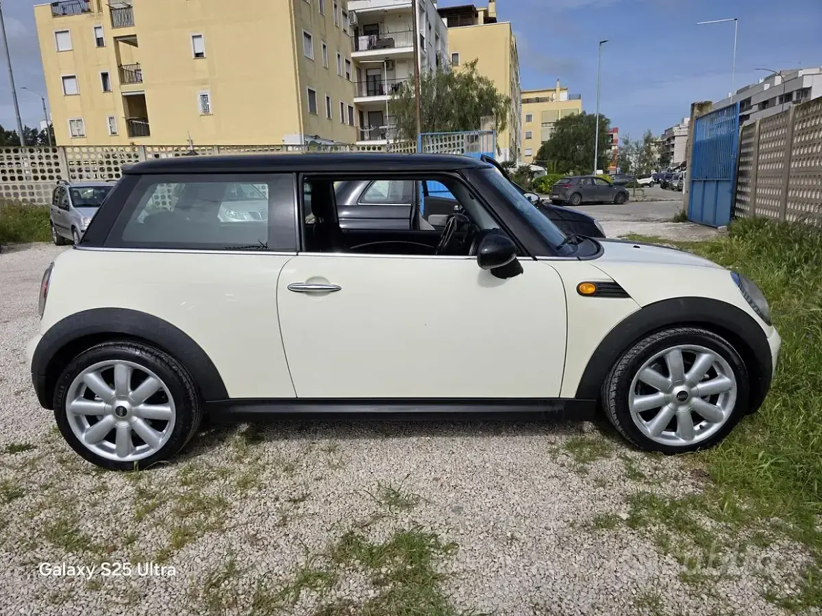 Usata Mini Cooper D 109 CV (80 kW) 2008 Bianco Utilitaria