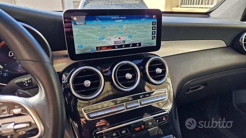 Usata Mercedes GLC300 258 CV (189 kW) 2019 Bianco Coupé