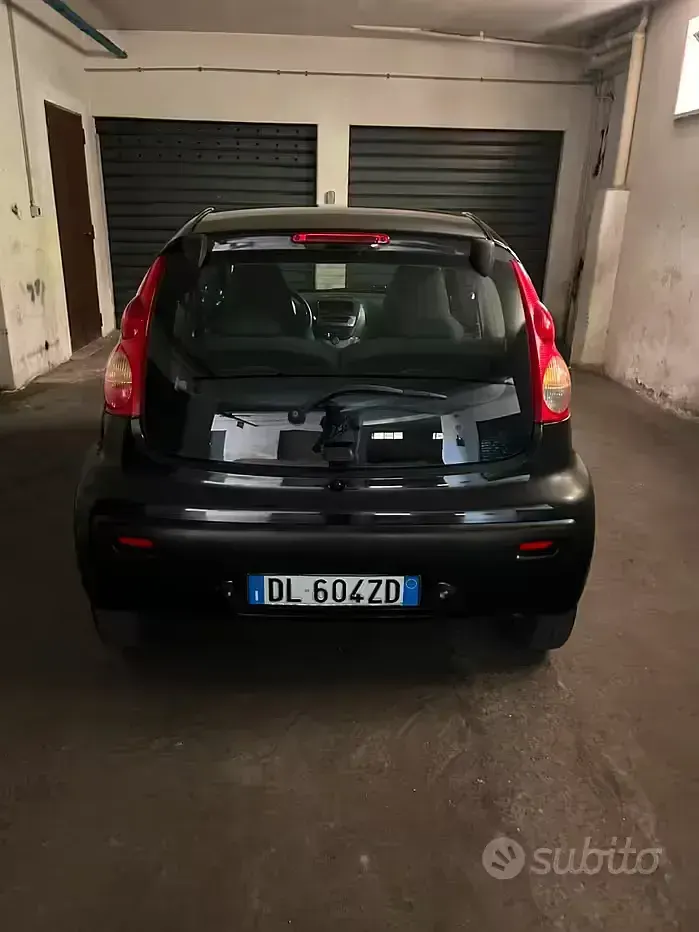 Usata Peugeot 107 68 CV (50 kW) 2007 Nero Utilitaria