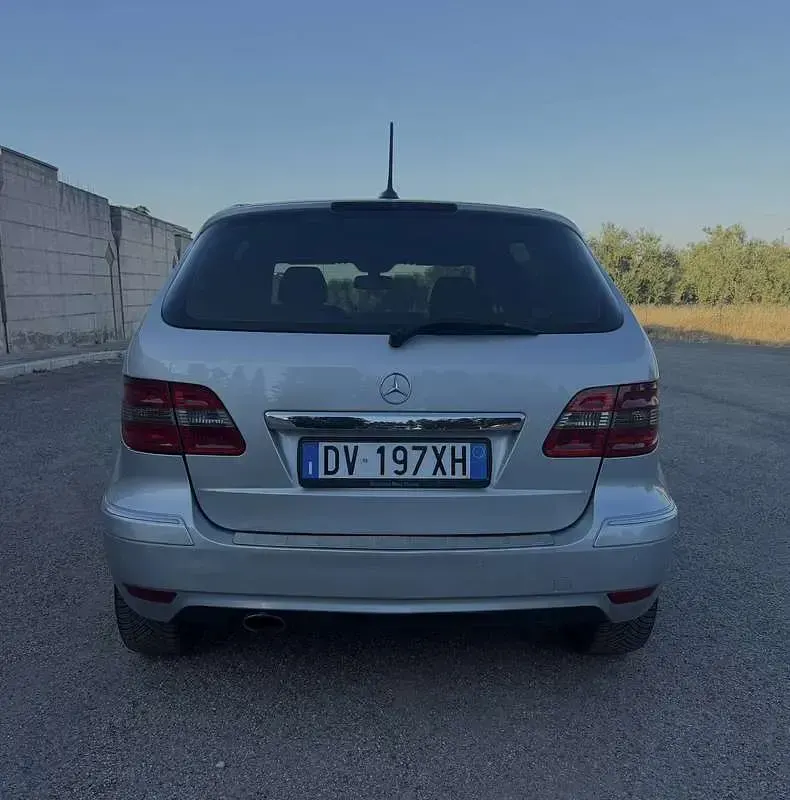 Usata Mercedes B200 140 CV (102 kW) 2009 Monovolume