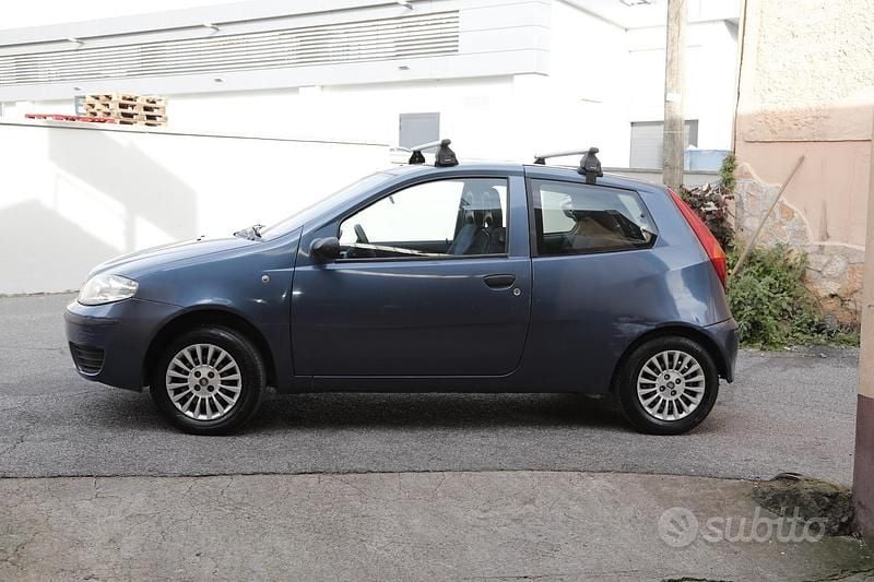 Usata Fiat Punto 59 CV (43 kW) 2004 Blu Utilitaria