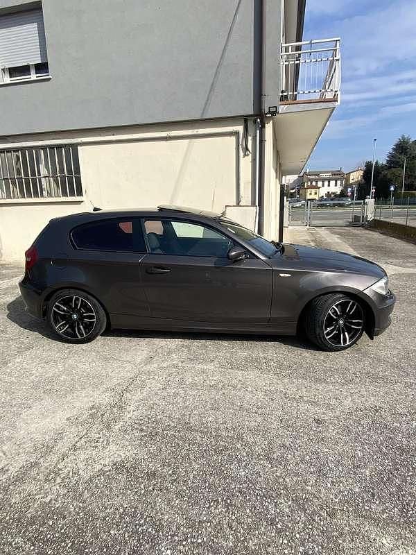 Usata BMW 120 M Sport 177 CV (130 kW) 2008 Bronzo Utilitaria