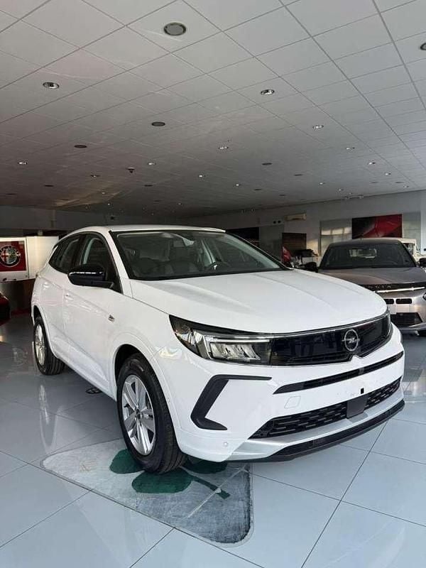 Bianco Usata 2024 Opel Grandland X Edition SUV | 26.500 € (Buon prezzo) - Immagine 1/4