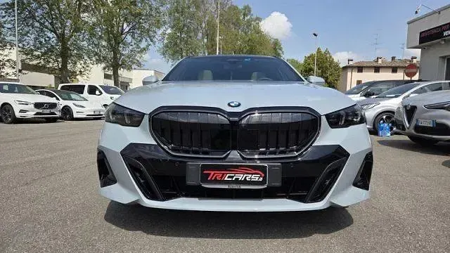 Usata BMW 540 M Sport 285 CV (209 kW) 2025 Grigio Station wagon