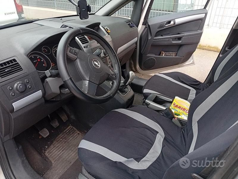 Usata Opel Zafira 101 CV (74 kW) 2008 Monovolume
