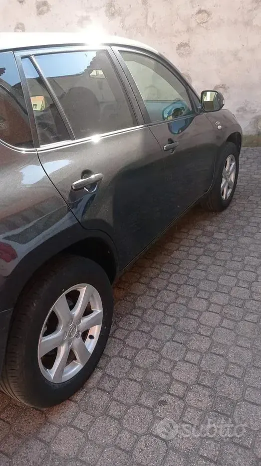 Usata Toyota RAV4 136 CV (100 kW) 2008 SUV