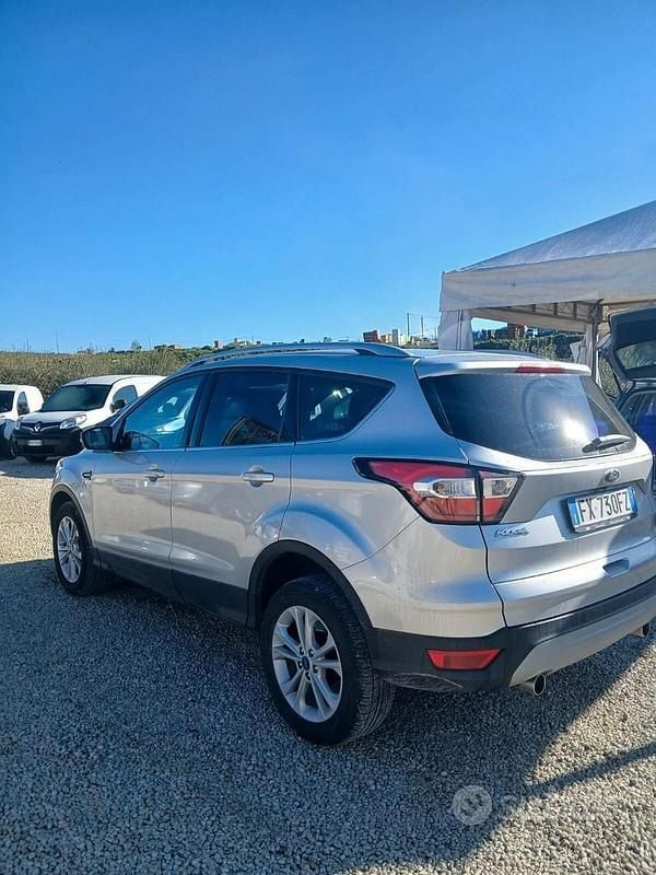 Usata Ford Kuga 150 CV (110 kW) 2019 Grigio SUV