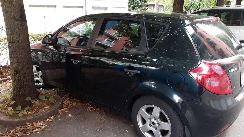 Usata Kia Ceed EX 122 CV (89 kW) 2007 Nero Utilitaria