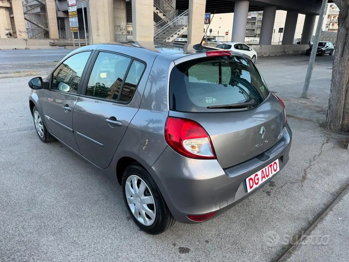 Usata Renault Clio IV 75 CV (55 kW) 2012 Grigio Berlina