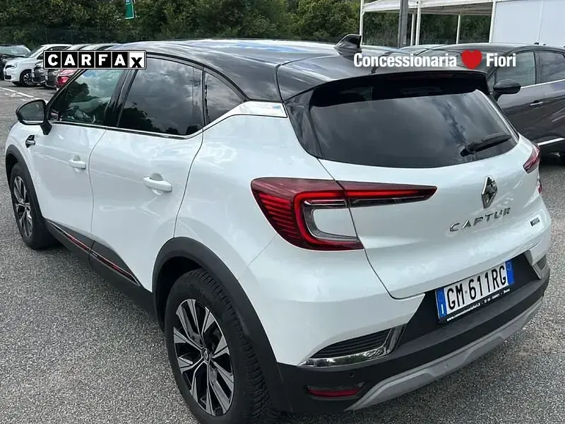 Usata Renault Captur Techno 143 CV (105 kW) 2023 Bianco SUV
