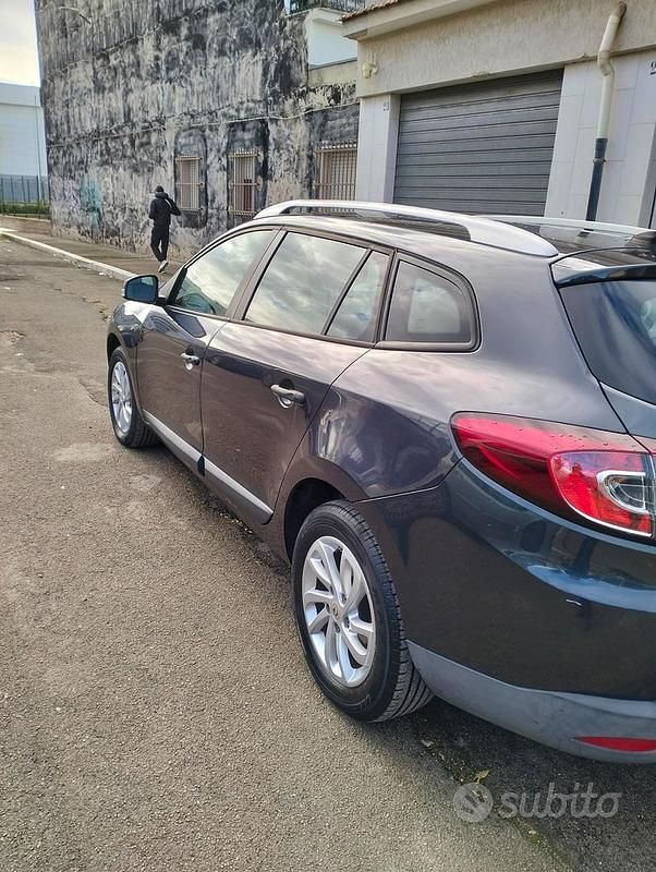 Usata Renault Mégane GrandTour 110 CV (80 kW) 2012 Grigio Station wagon