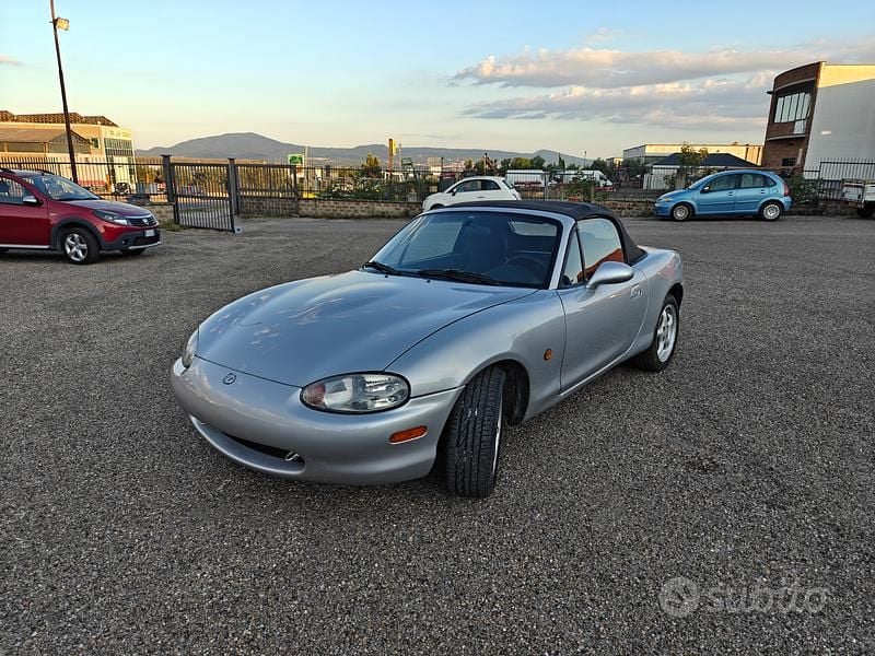 Grigio Usata 2000 Mazda MX5 Cabrio | 8500 € (Ottimo prezzo) - Immagine 1/4