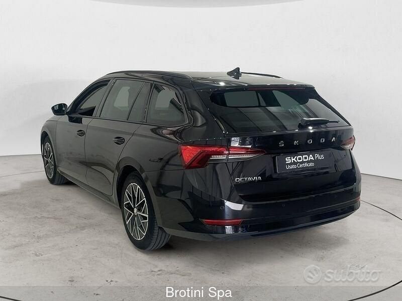 Usata Skoda Octavia Executive 150 CV (110 kW) 2021 Nero Station wagon