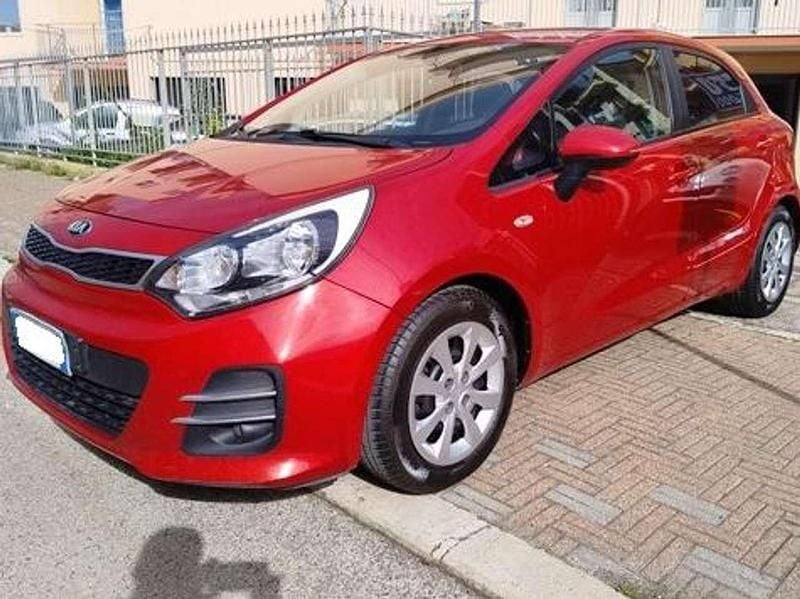 Usata Kia Rio 86 CV (63 kW) 2016 Rosso Utilitaria