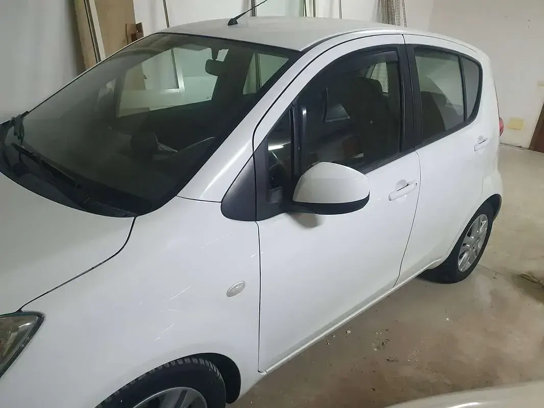 Usata Opel Agila Enjoy 94 CV (69 kW) 2012 Bianco Utilitaria