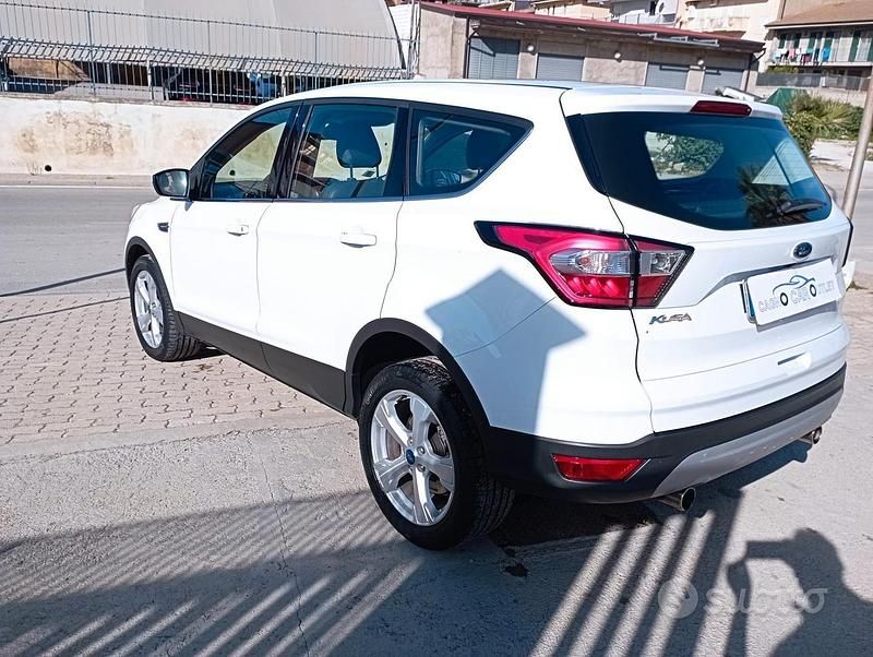 Usata Ford Kuga Titanium 120 CV (88 kW) 2017 Bianco SUV