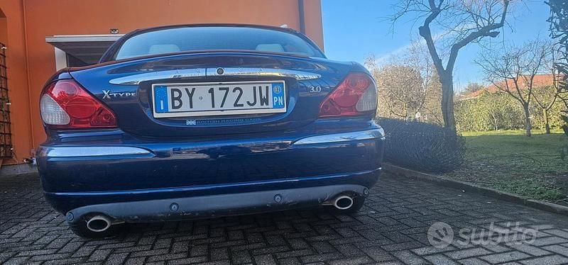 Usata Jaguar X-type Executive 230 CV (169 kW) 2002 Blu Berlina