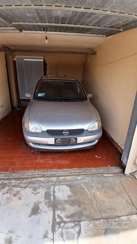 Usata Opel Corsa 54 CV (39 kW) 1999 Grigio Utilitaria