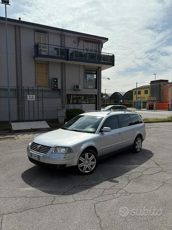 Usata VW Passat 131 CV (96 kW) 2001 Grigio Station wagon