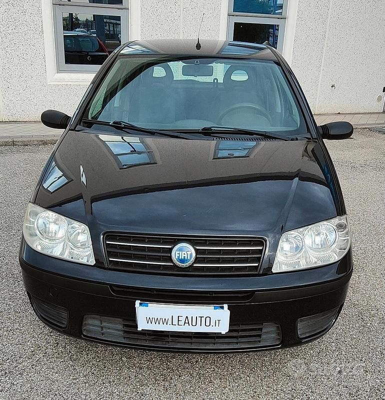 Usata Fiat Punto Dynamic 60 CV (44 kW) 2006 Nero Berlina