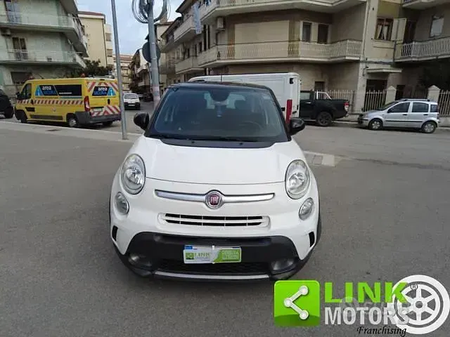 Begagnad Fiat 500L Beats Edition 105 HK (77 kW) 2015 Vit Minibuss