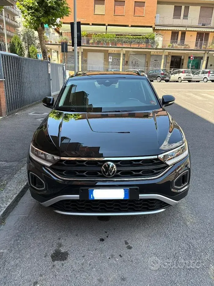 Usata VW T-Roc 110 CV (80 kW) 2023 Nero SUV