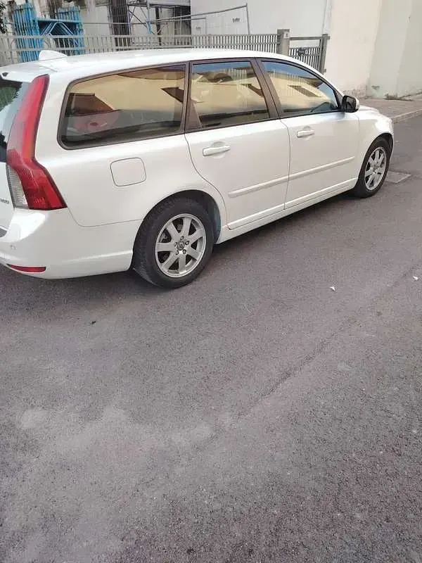 Usata Volvo V50 Momentum 136 CV (100 kW) 2010 Station wagon