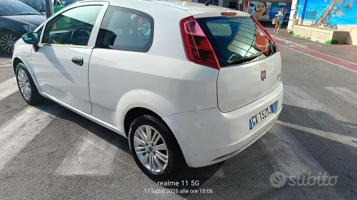 Usata Fiat Grande Punto 69 CV (50 kW) 2012 Bianco Utilitaria