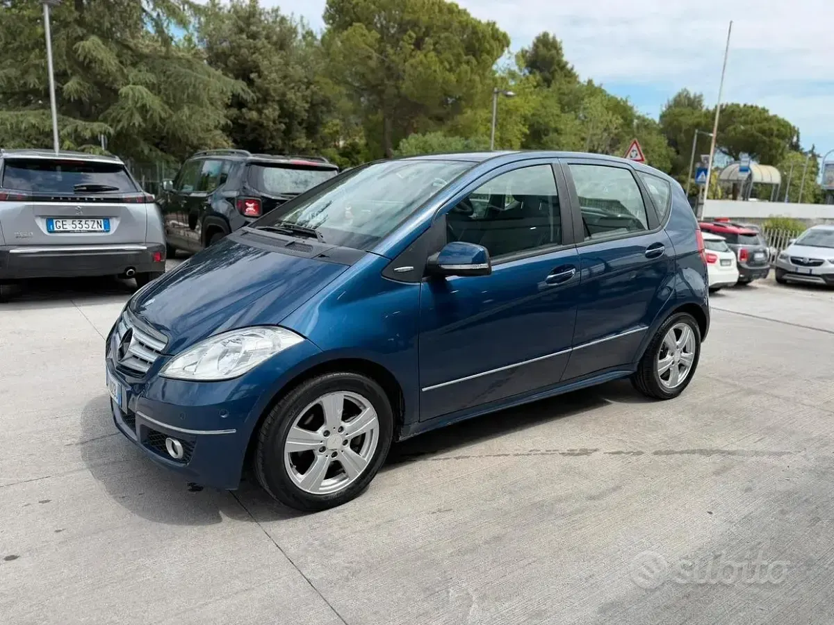 Usata Mercedes A180 Edition 109 CV (80 kW) 2009 Bluazzurro Coupé