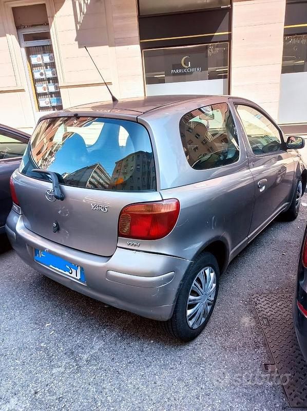Usata 2003 Toyota Yaris Sol Due volumi | 1699 € (Buon prezzo) - Immagine 1/4