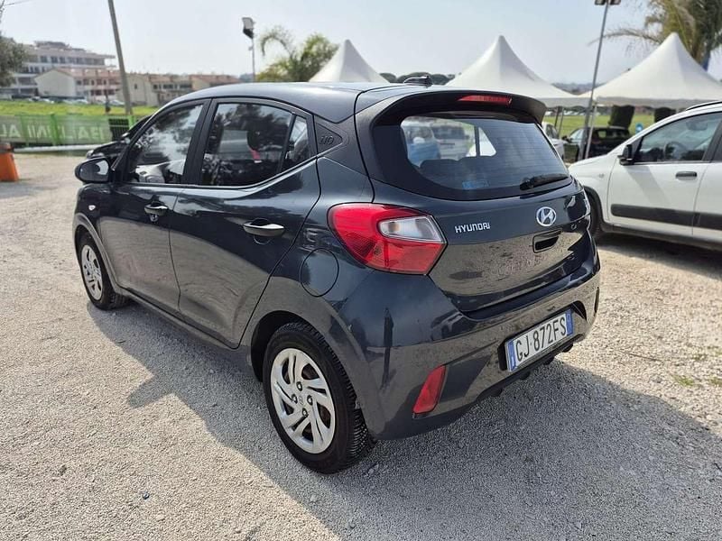 Usata Hyundai i10 Advanced Plus 67 CV (49 kW) 2022 Grigio Utilitaria