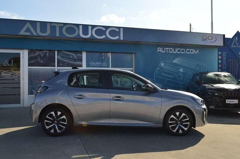 Usata Peugeot 208 Active 101 CV (74 kW) 2024 Argento Utilitaria