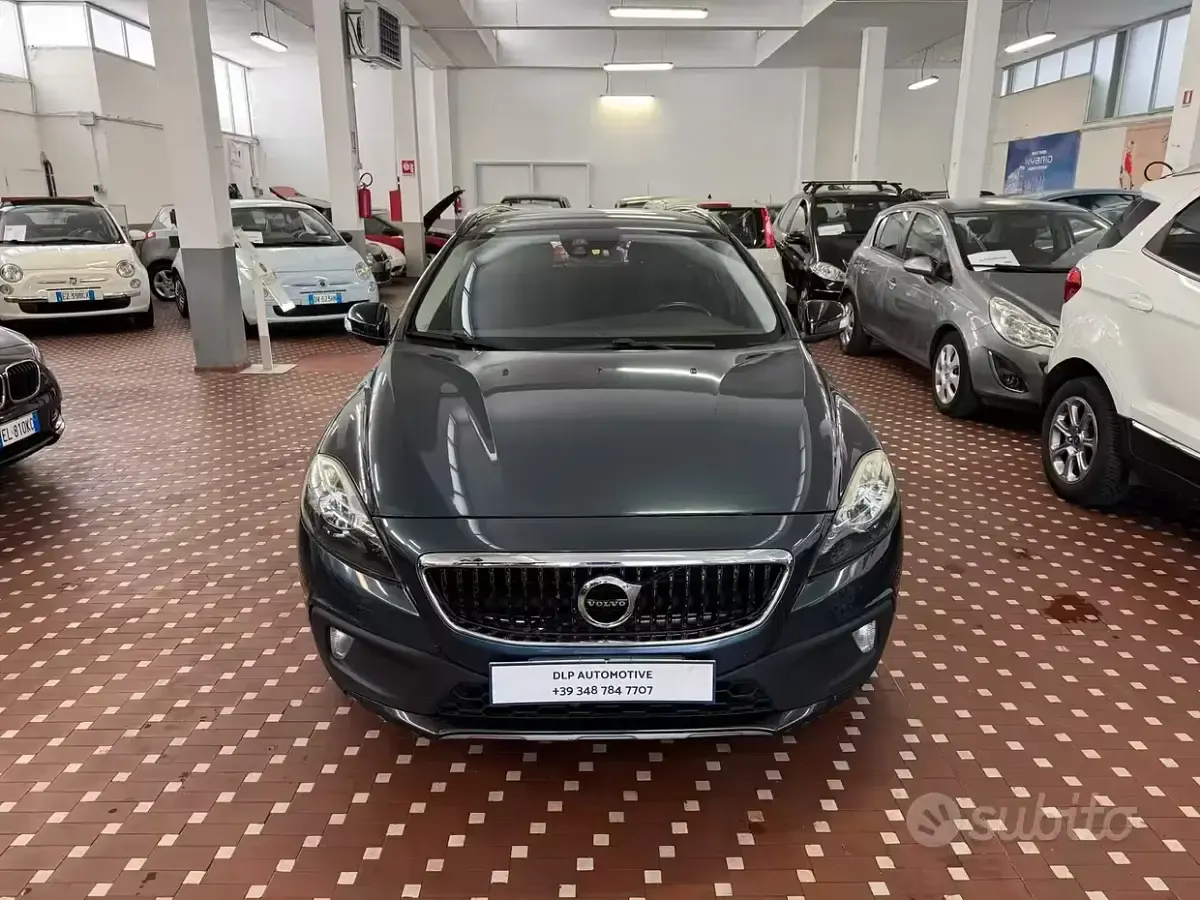 Usata Volvo V40 CC Pro 120 CV (88 kW) 2017 Blu/azzurro Station wagon