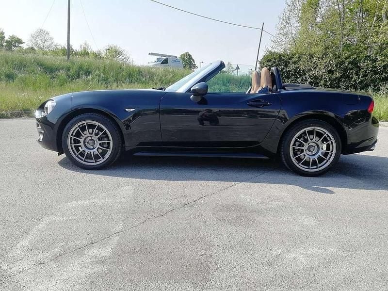 Usata Fiat 124 Spider Lusso 140 CV (102 kW) 2018 Nero Cabrio