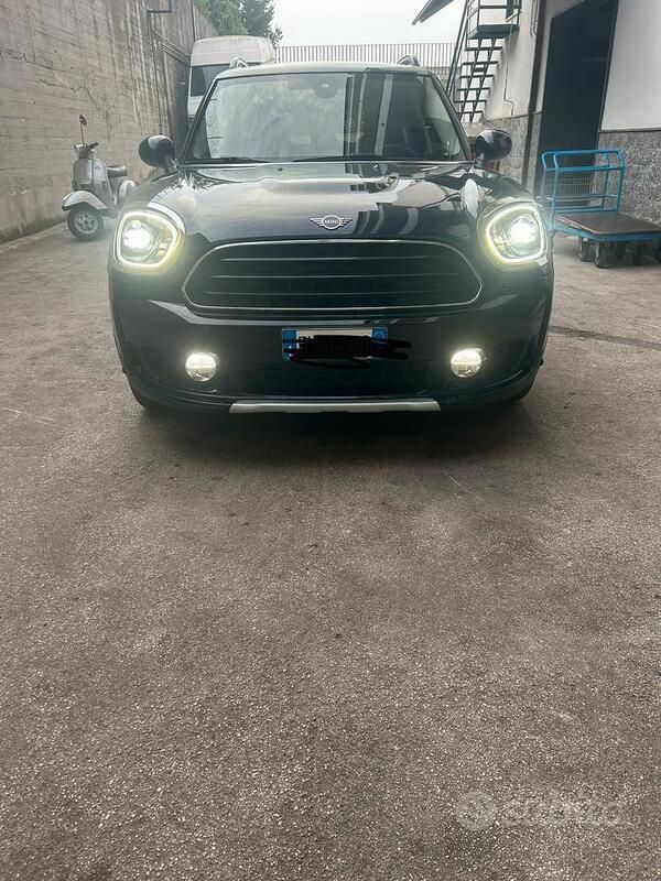 Bianco Usata 2019 Mini Countryman Hype SUV | 21.000 € (Buon prezzo) - Immagine 1/4