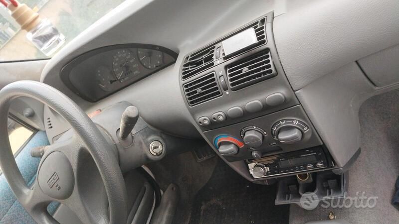 Usata Fiat Punto 54 CV (39 kW) 1997 Bianco Utilitaria