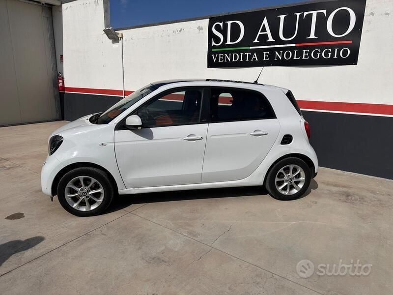 Bianco Usata 2017 Smart ForFour Prime Due volumi | 7900 € (Ottimo prezzo) - Immagine 1/4