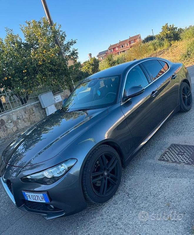Usata Alfa Romeo Giulia Business 150 CV (110 kW) 2017 Grigio Berlina
