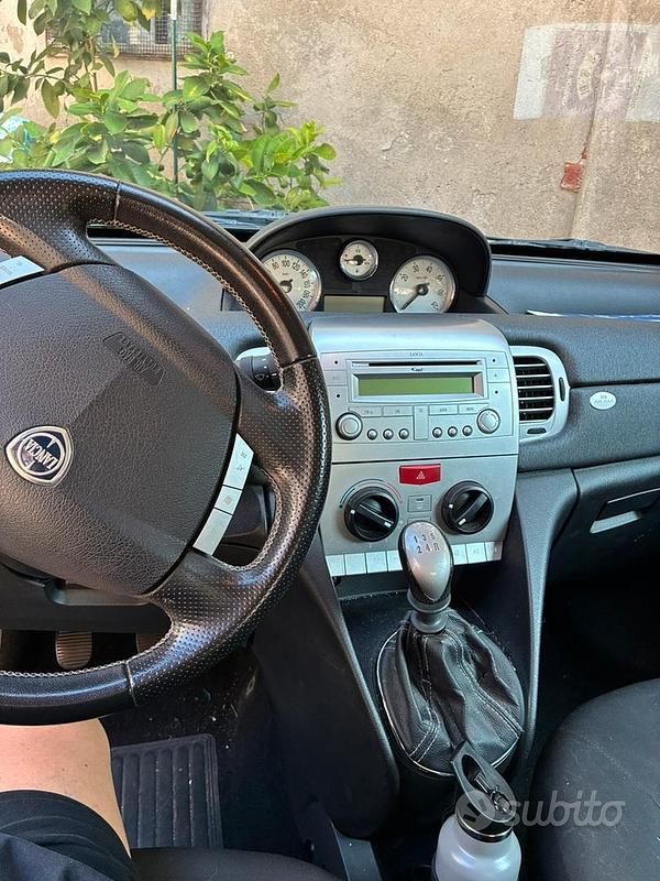 Usata Lancia Ypsilon 2011 Utilitaria